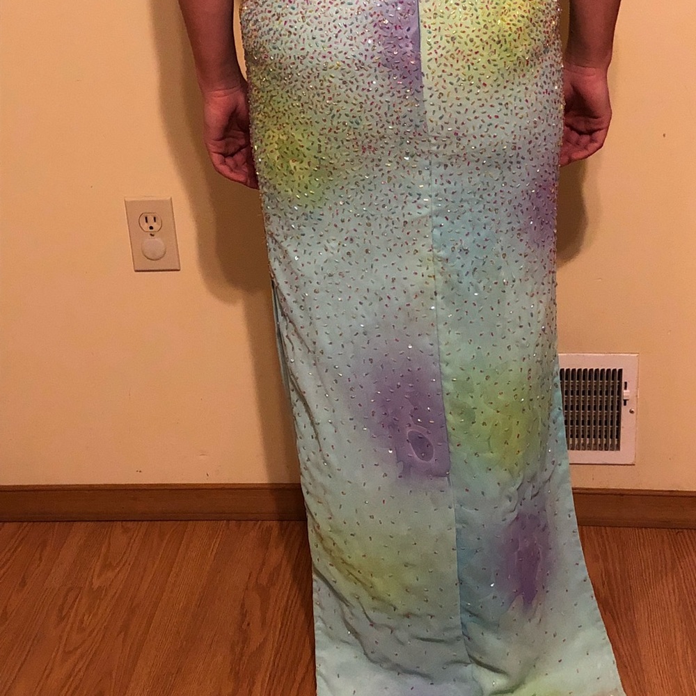 Unique Strapless - image 3